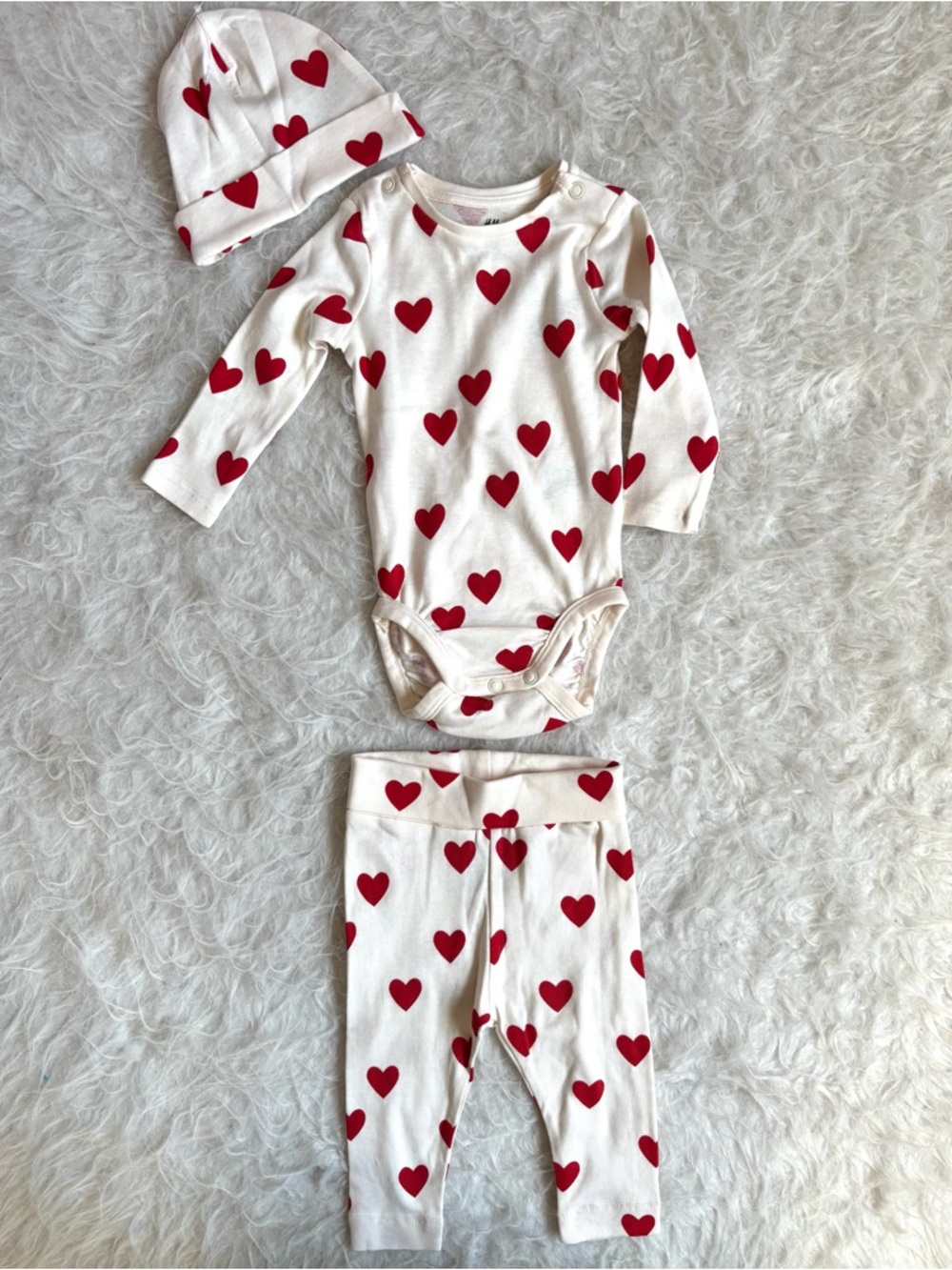 H&M Cozy White with Red Heart AOP 3 Piece Matching Baby Set